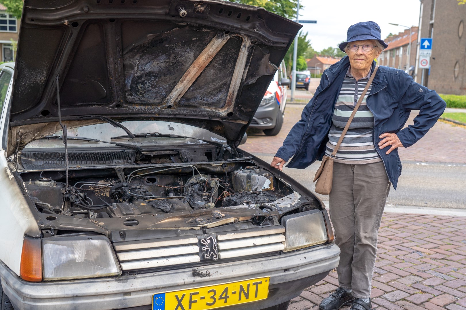 vrouw en auto.jpg
